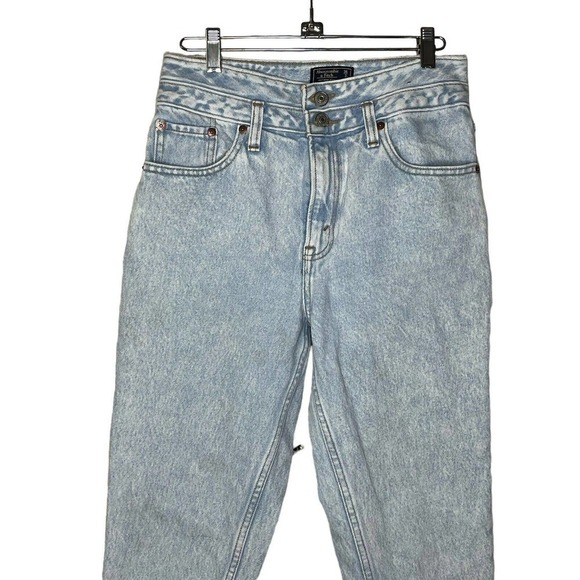 ABERCROMBIE & Fitch Mom Jeans 26 / 2 High Rise Raw Hem Acid Light Wash - Picture 2 of 8